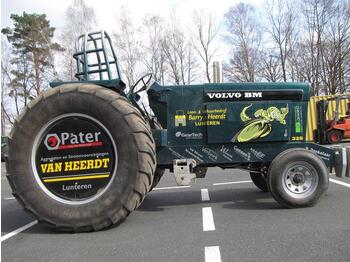 Farm tractor Volvo BM 700: picture 3