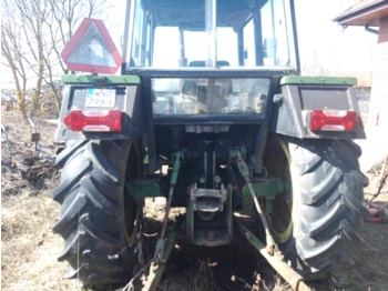Farm tractor john-deere 3130: picture 1