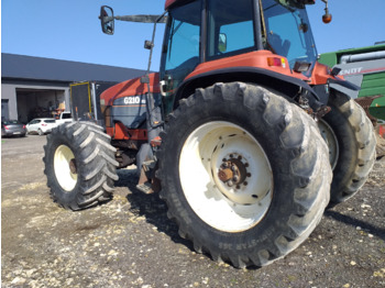 Farm tractor NEW HOLLAND