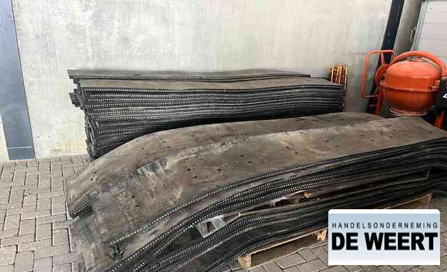 Agricultural machinery rubber strip , slijt rubber , rubber tbv schuif