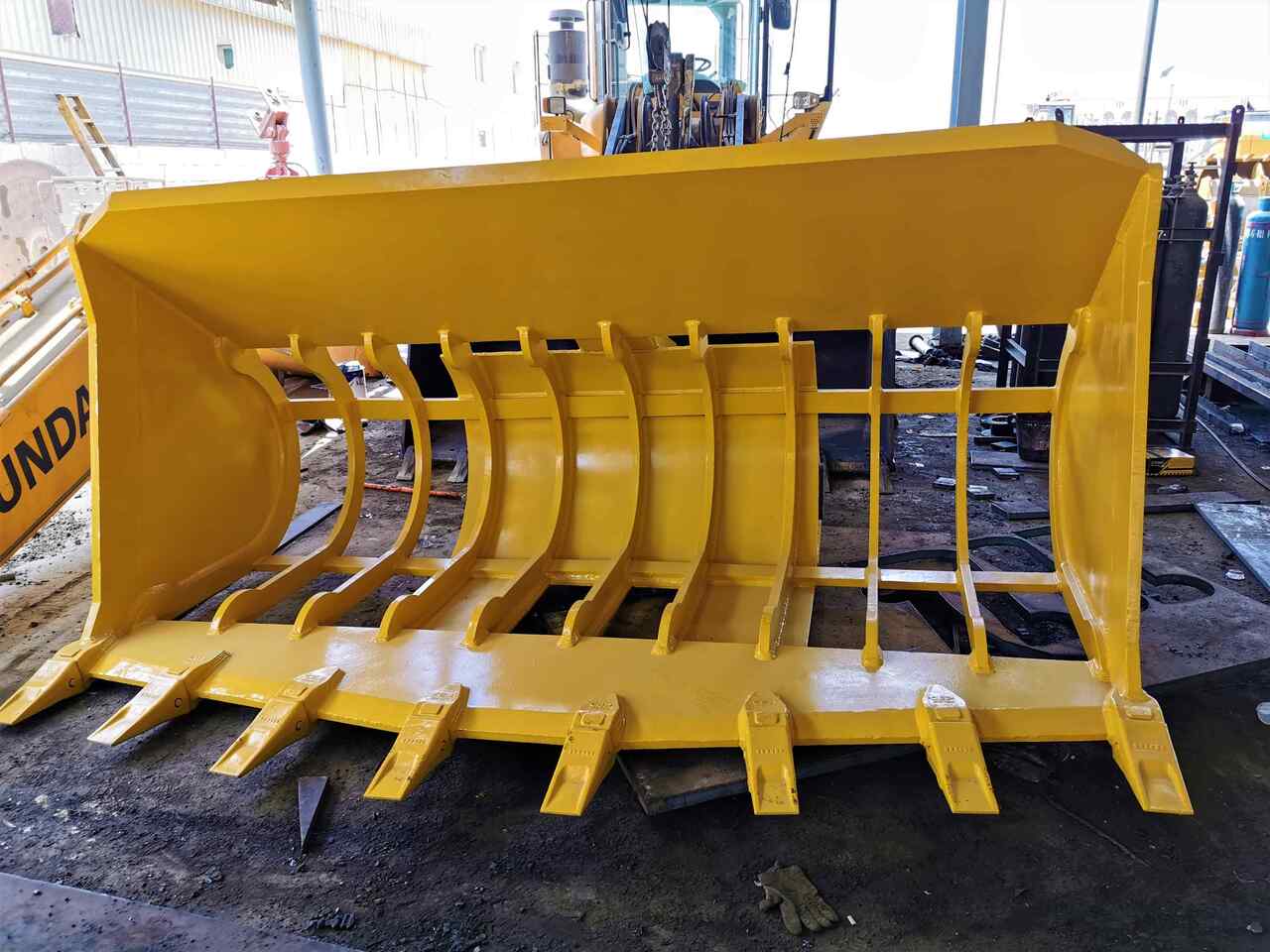 New Sorting bucket for Loader AME Skeleton Bucket: picture 9