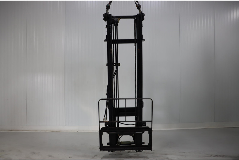 Attachment *Caterpillar duplex mast