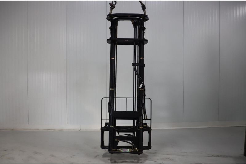 Attachment *Caterpillar duplex mast
