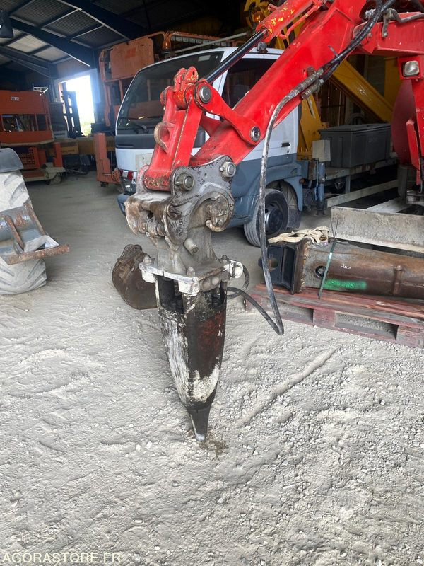 Hydraulic hammer Brise roche Sandvik BR211 M1