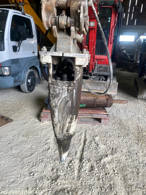 Hydraulic hammer Brise roche Sandvik BR211 M1