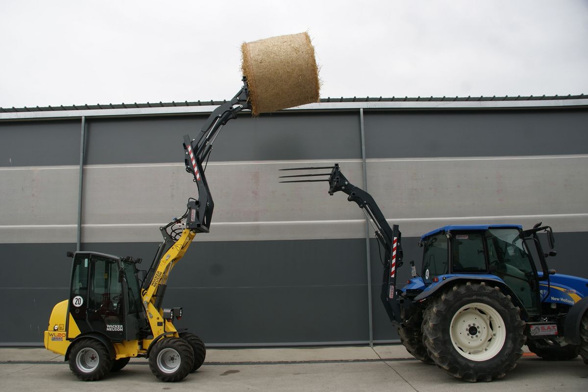 New Front loader for tractor SAT Hubgerüst 2500-NEU: picture 14