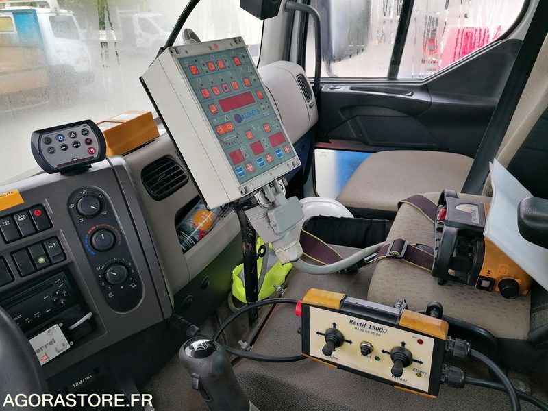 Sand/ Salt spreader Saleuse benne poids lourd 19T