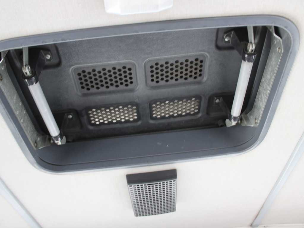 Coach Body C51077, EURO 3, RETARDER, PNEU 80%