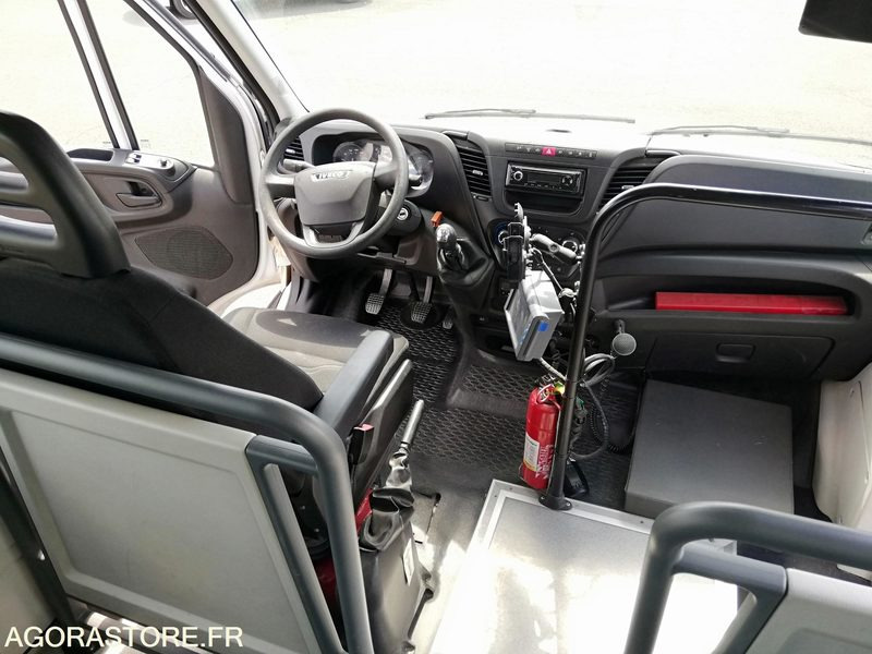 Minibus Iveco Daily Line