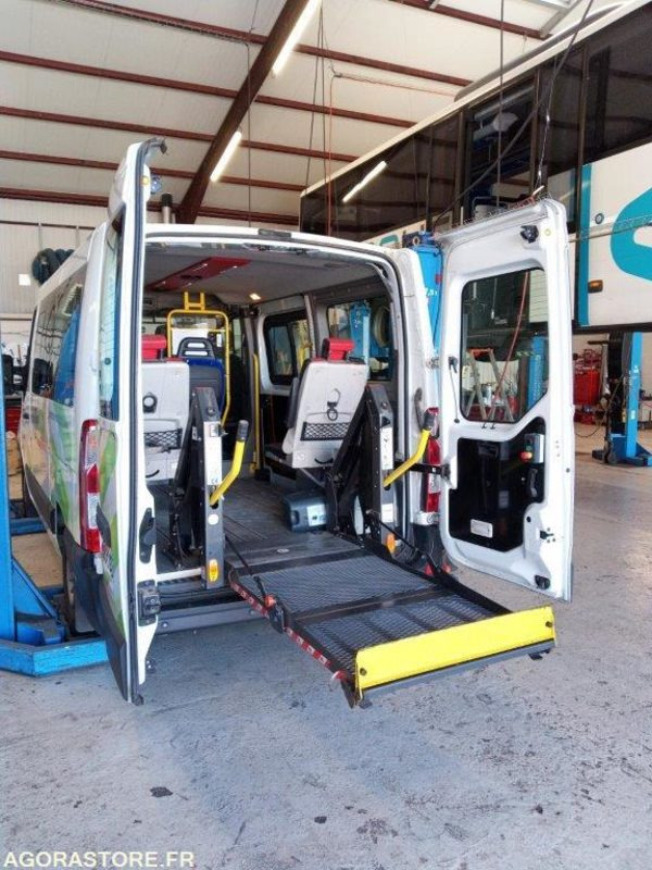 Minibus RENAULT MASTER N°150464