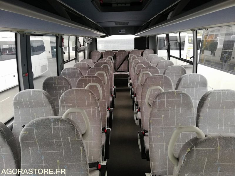 School bus Car Isuzu Turquoise - 2017 - 110 000 km