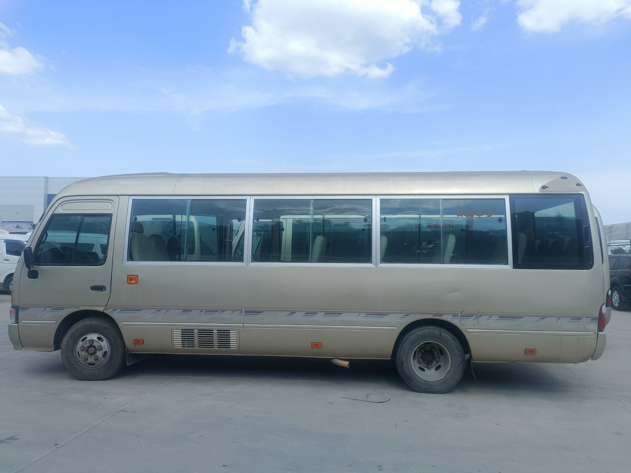 Minibus, Passenger van TOYOTA Coaster passenger bus 6 cylinders diesel: picture 5