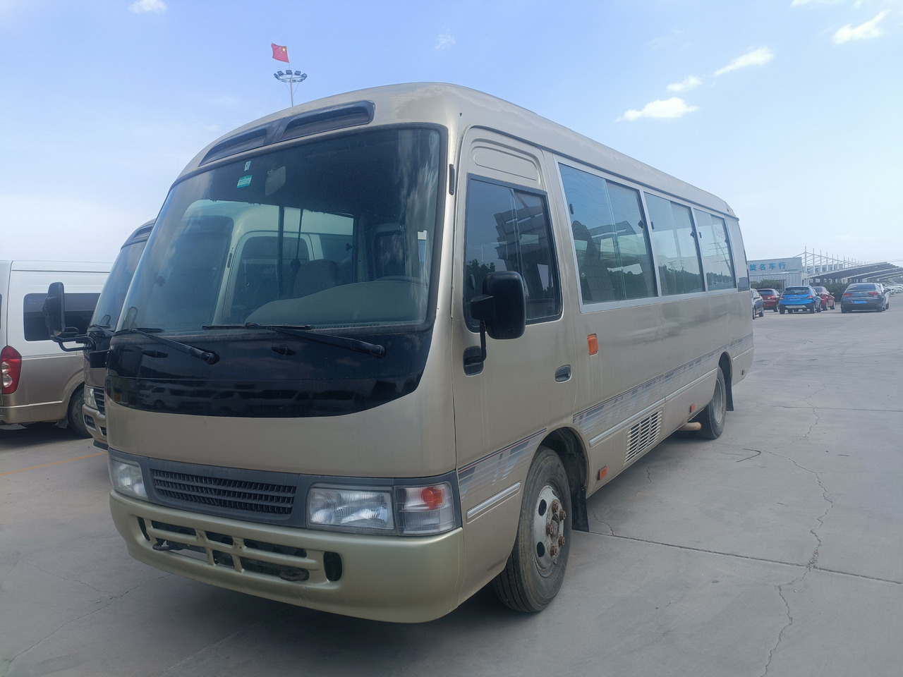 Minibus, Passenger van TOYOTA Coaster passenger bus 6 cylinders diesel: picture 3