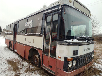 Suburban bus Volvo B6: picture 1