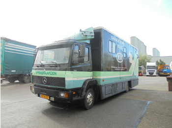 Camion bétaillère Mercedes-Benz 914