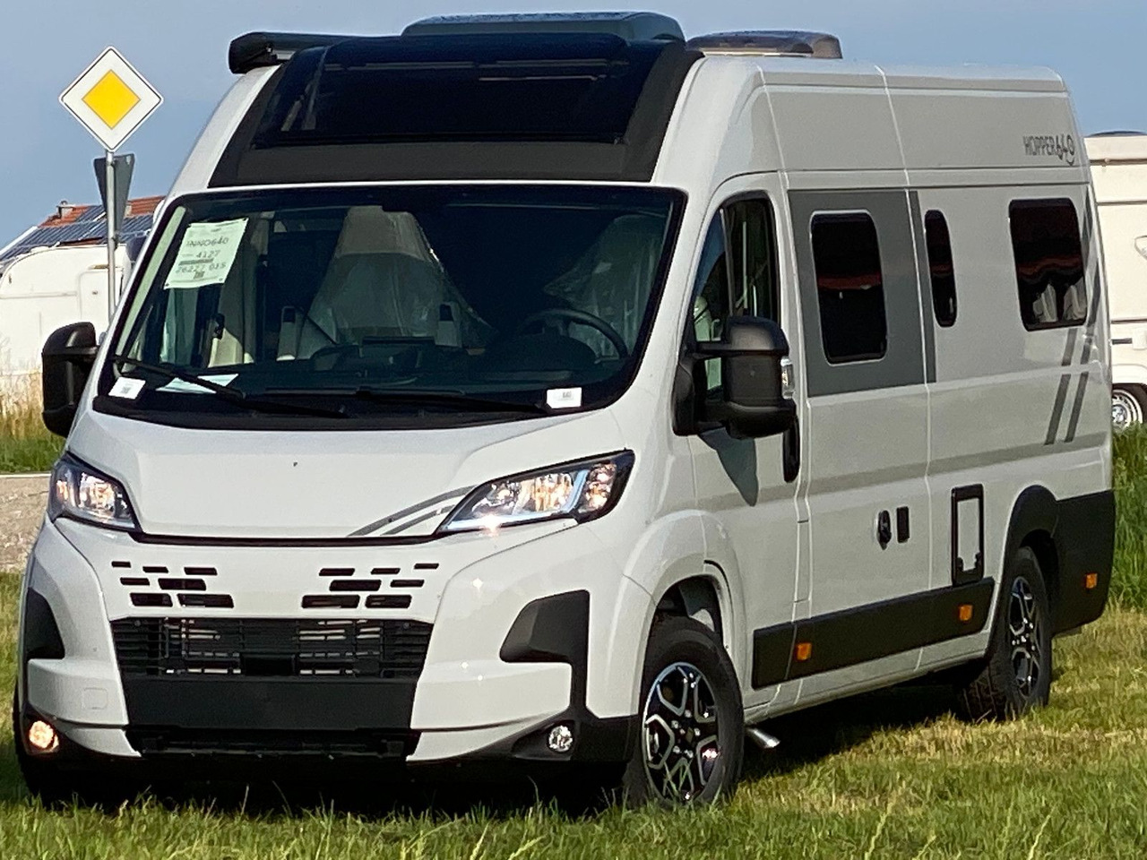 Camper van Carado 640 white Label Modell 25 vollaussattung,Automat