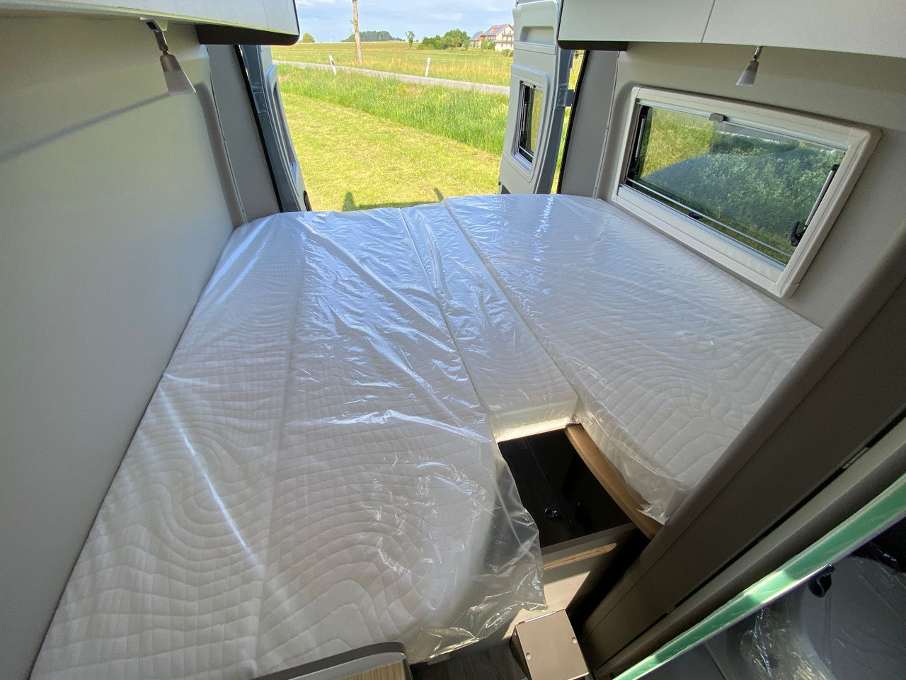 Camper van Carado 640 white Label Modell 25 vollaussattung,Automat