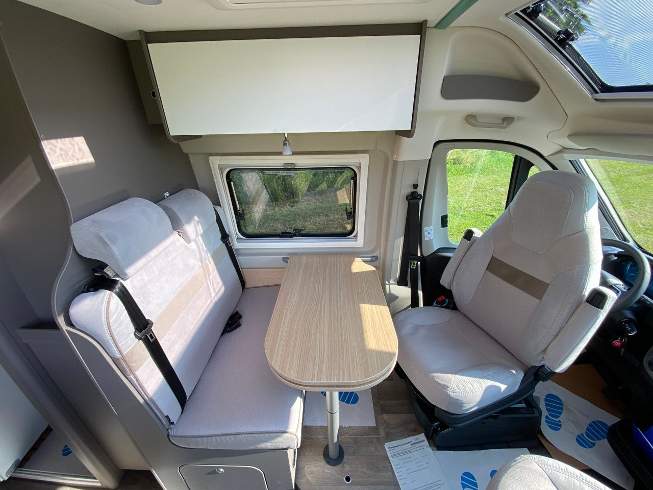 Camper van Carado 640 white Label Modell 25 vollaussattung,Automat