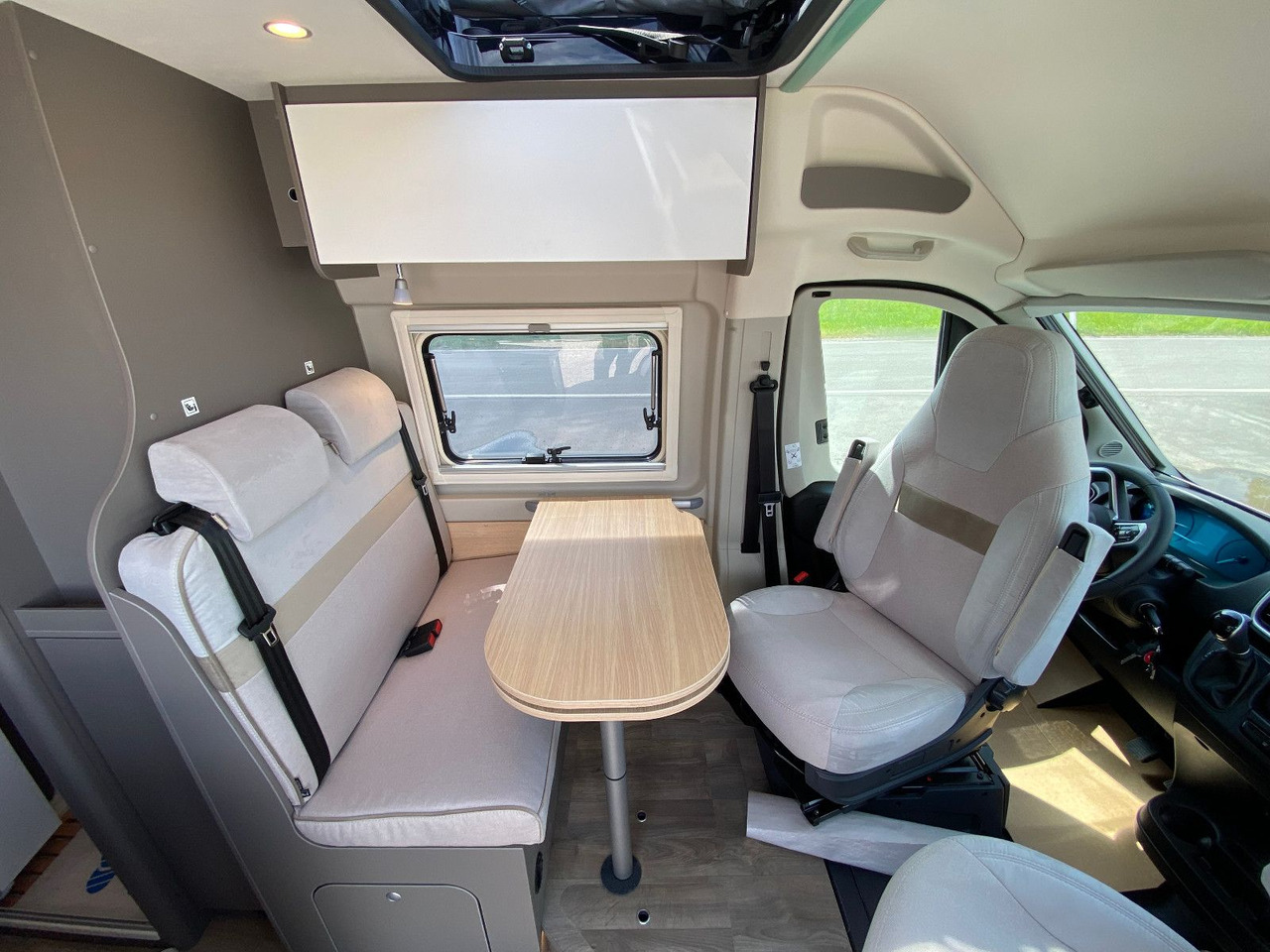 Camper van Carado CV 600 Aufstelldach,  white Label