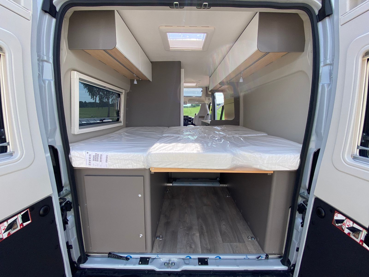 Camper van Carado CV 600 Dieselheizung,Skyroof,Autmatik, whiteLabl