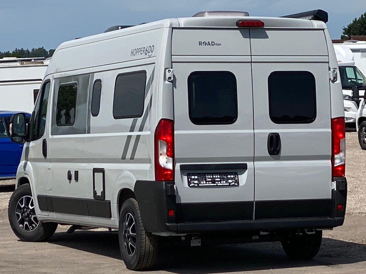 Camper van Carado CV 600 Dieselstandheizung, Skyroof, white Label