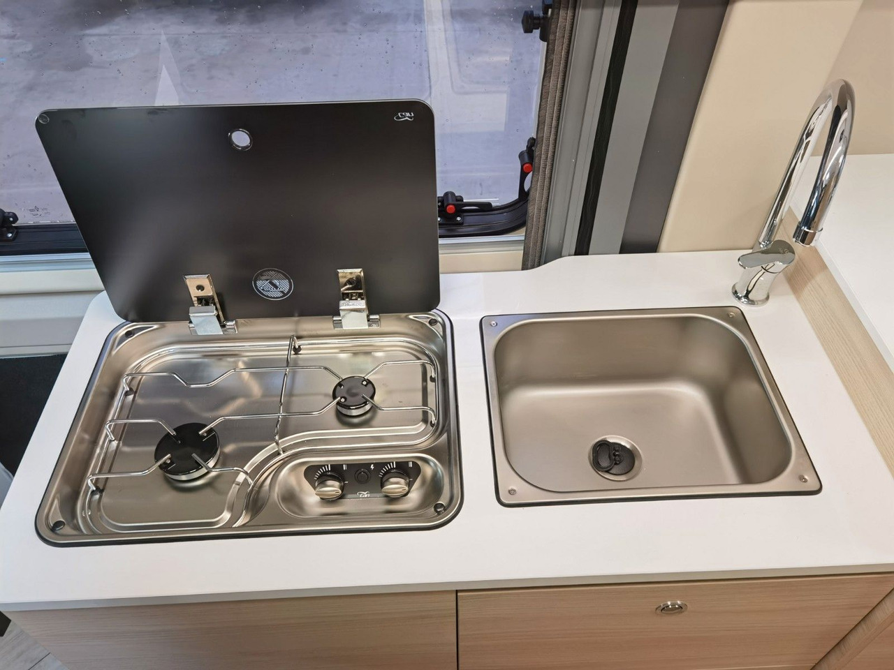 Camper van Chausson V697 FIRST LINE / - 2025- / 140PS / EINZELBETTEN