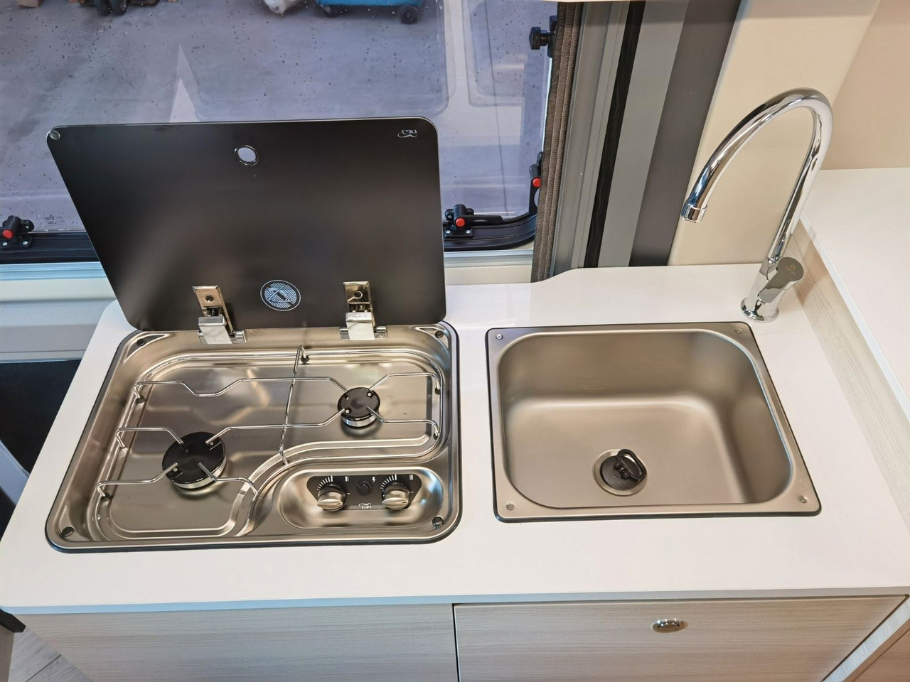 Camper van Chausson V697 FIRST LINE / - 2025- / 140PS / EINZELBETTEN