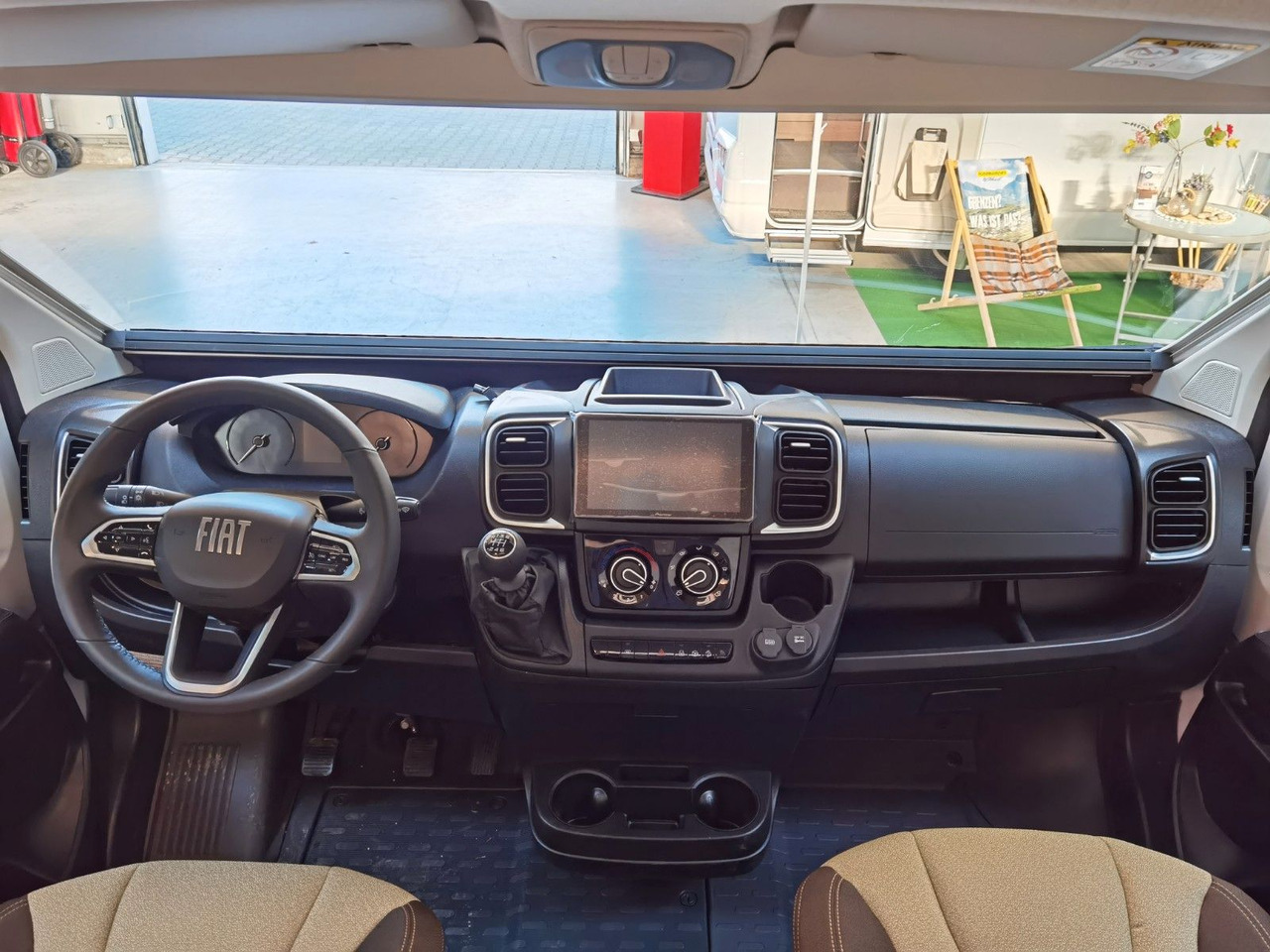 Camper van Chausson V697 FIRST LINE / - 2025- / 140PS / EINZELBETTEN