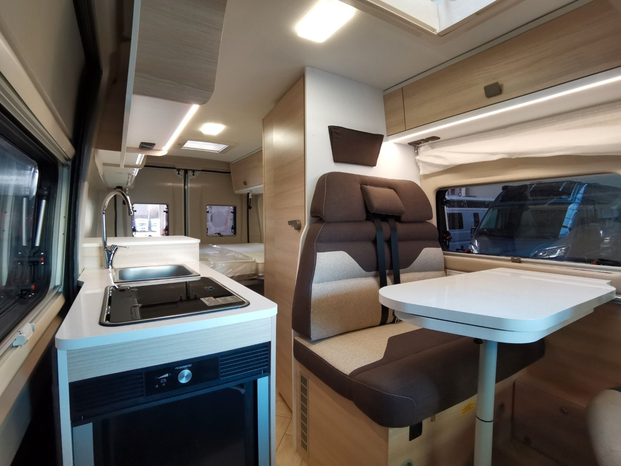 Camper van Chausson V697 FIRST LINE / - 2025- / 140PS / EINZELBETTEN