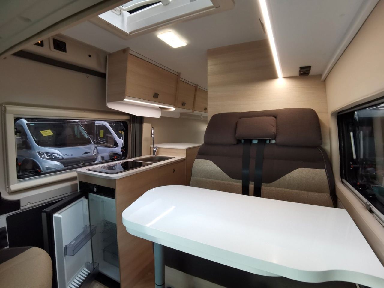Camper van Chausson V697 FIRST LINE / ZUBEHÖR-PAKET / EINZELBETTEN