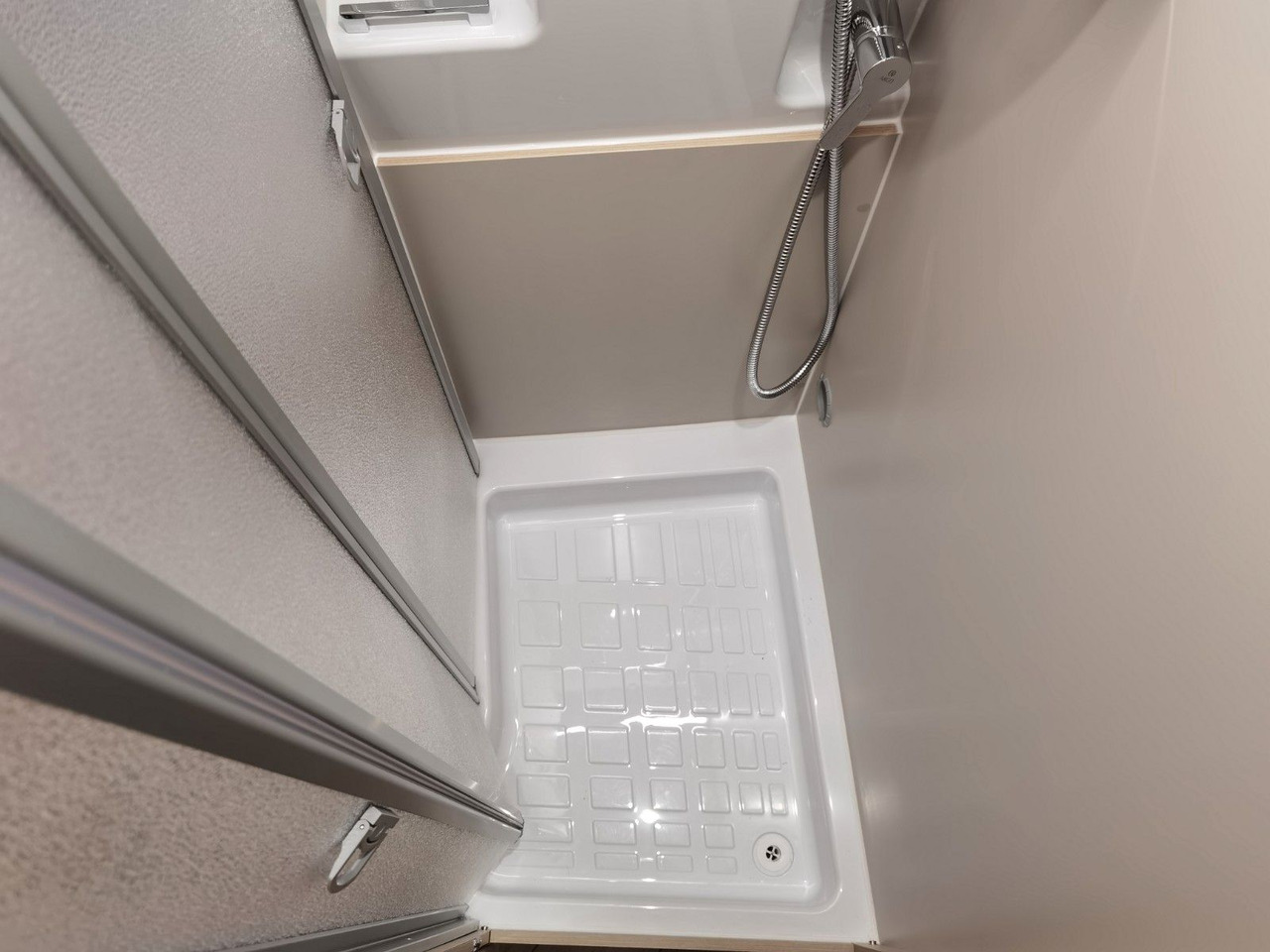 Camper van Chausson V697 SPORT LINE / -2026- / 140-8G./ EINZELBETTEN