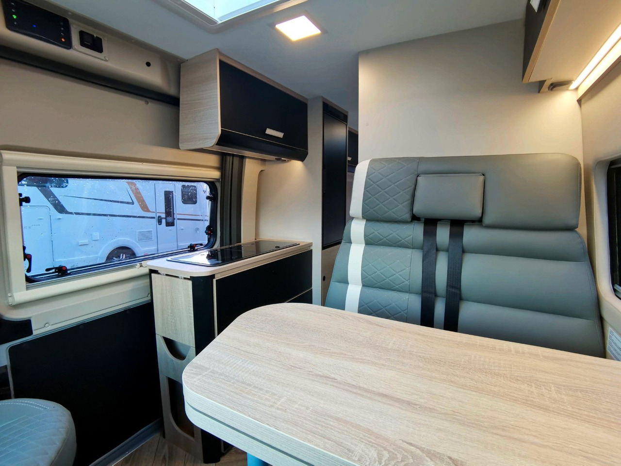 Camper van Chausson V697 SPORT LINE / 8G - AUTOMATIK / EINZELBETTEN