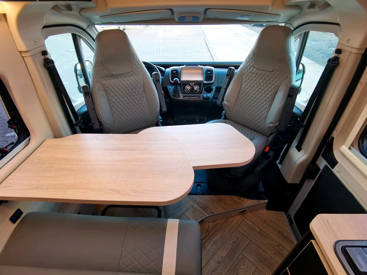 Camper van Chausson V697 SPORT LINE / 8G - AUTOMATIK / EINZELBETTEN