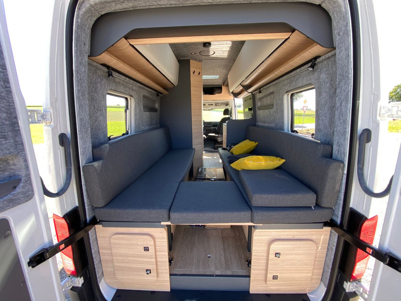 Camper van Hobby Maxia Van 680 DT, mit Markise