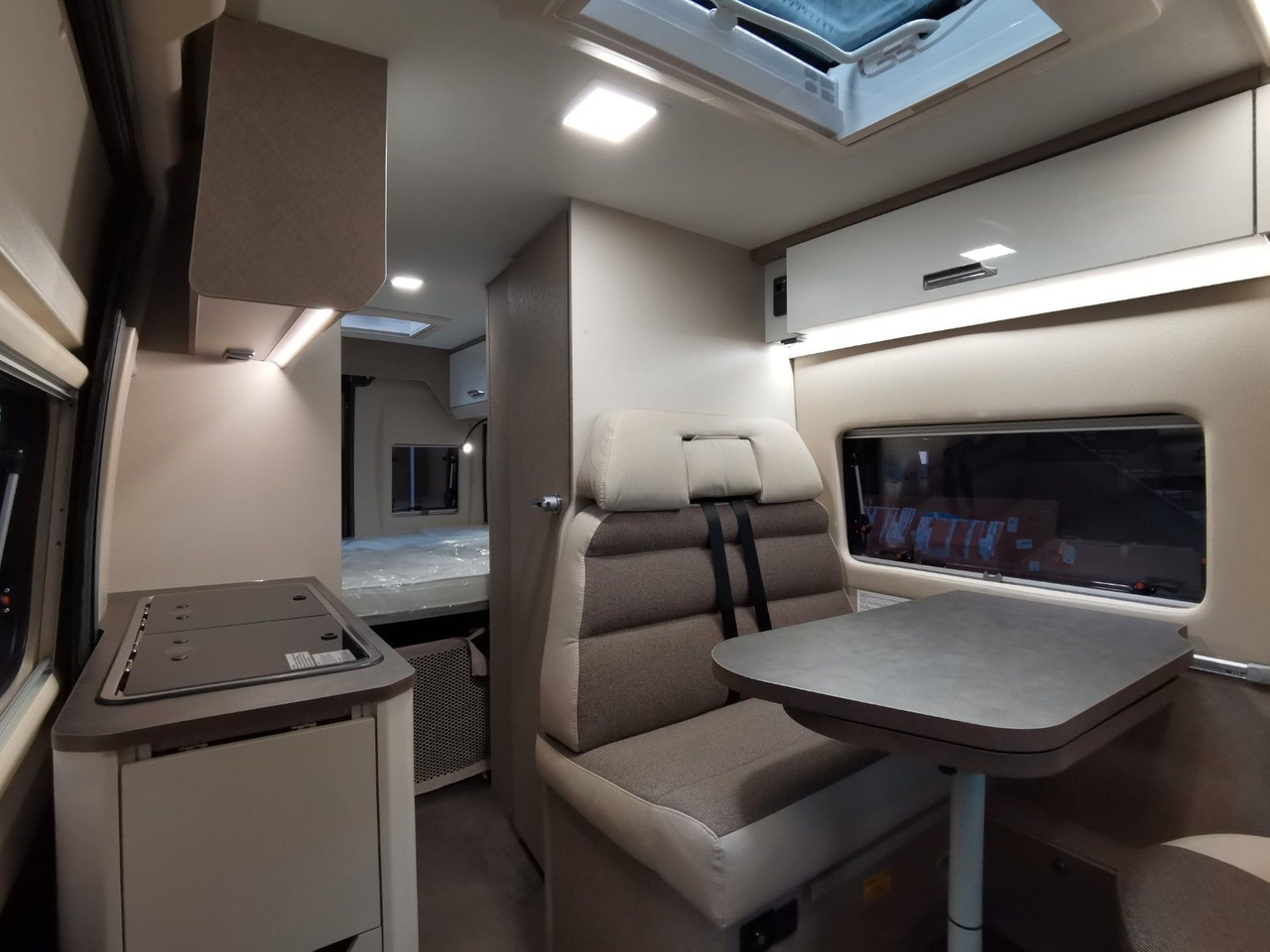 Camper van Karmann DAVIS 591 TRENDSTYLE / MODELL 2026 / STOCKBETTEN