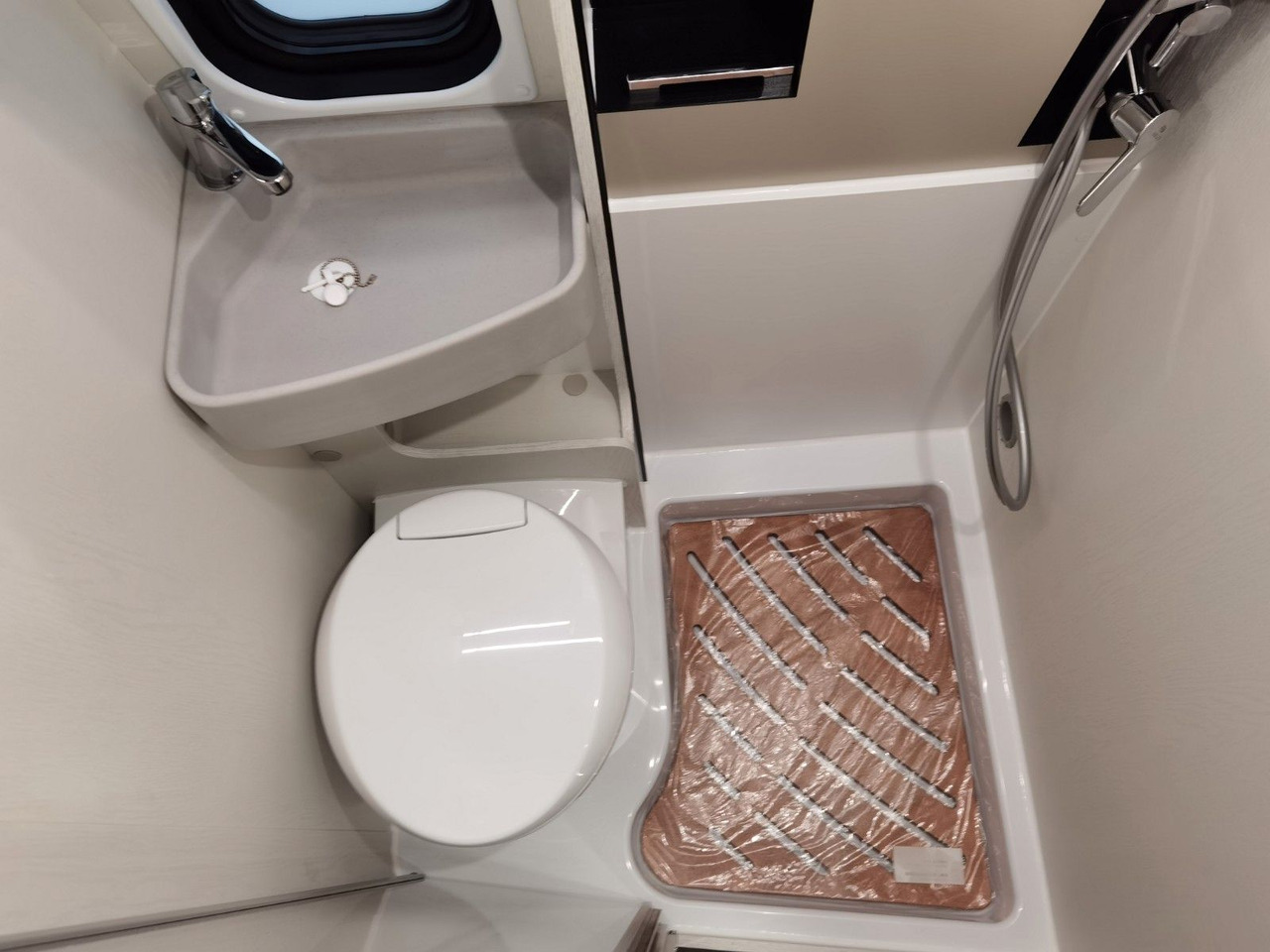 Camper van Karmann DAVIS 620 LIFESTYLE/-2026-/ 140PS / EINZELBETTEN