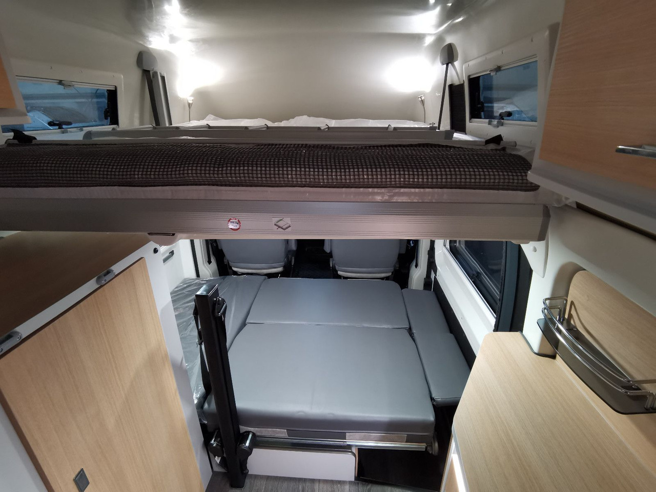 Camper van Karmann DEXTER 550 / 140PS / CONCEPT - PAKET & HUBBETT