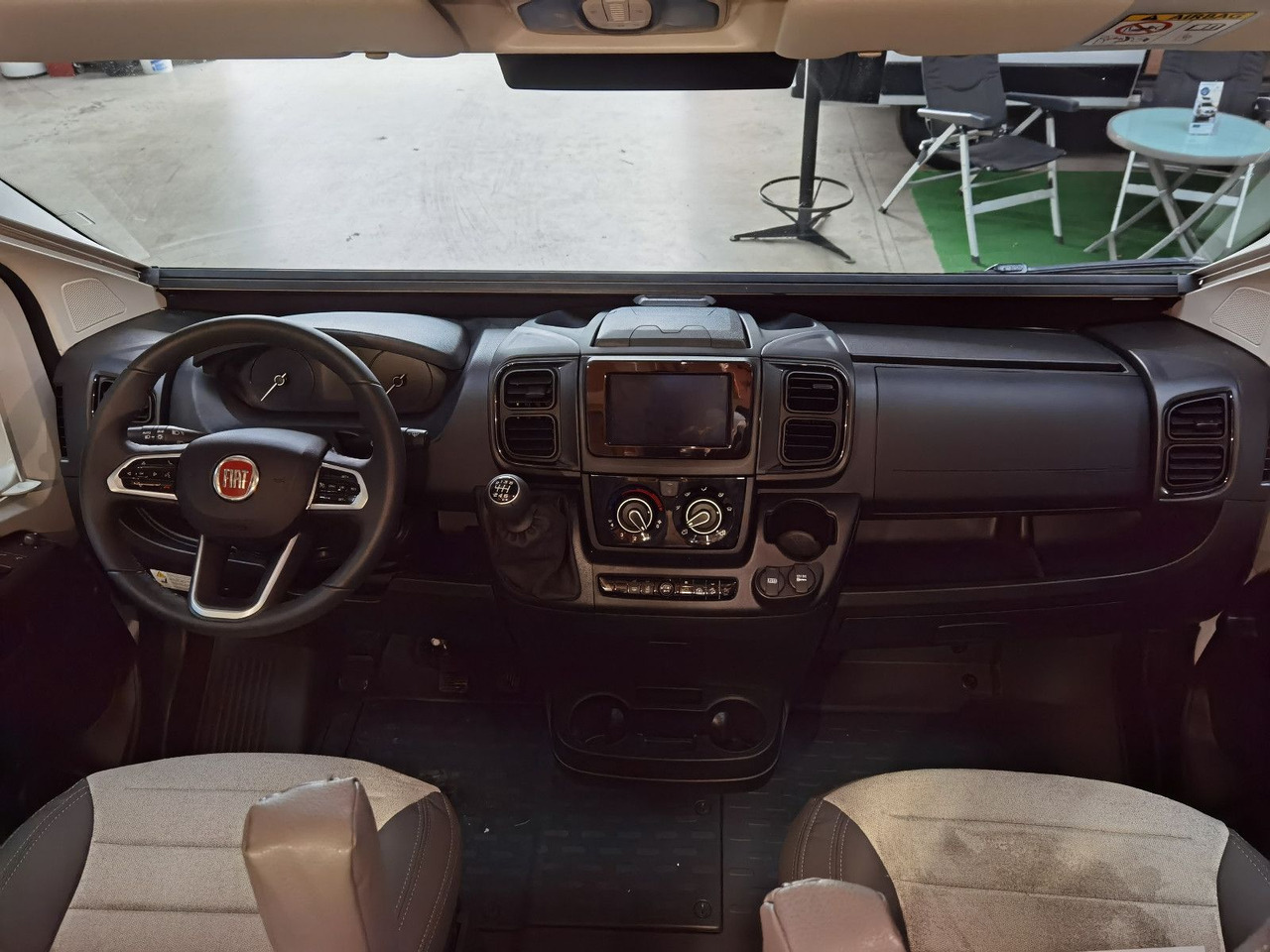 Camper van Karmann DEXTER 550 / 140PS / CONCEPT - PAKET & HUBBETT