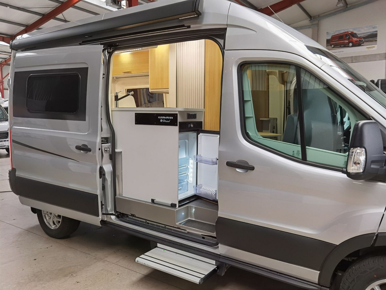 Camper van Karmann DEXTER 570 /170PS-4x4 /SOLAR/ AHK / EINZELBETTEN