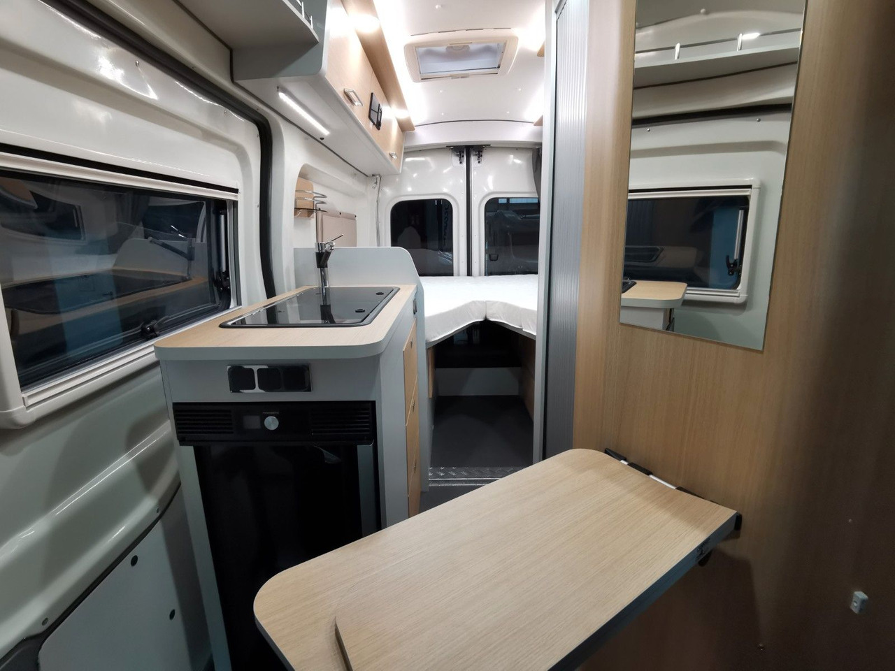 Camper van Karmann DEXTER 570 / 170PS-4x4 /SOLAR/ AHK/ EINZELBETTEN