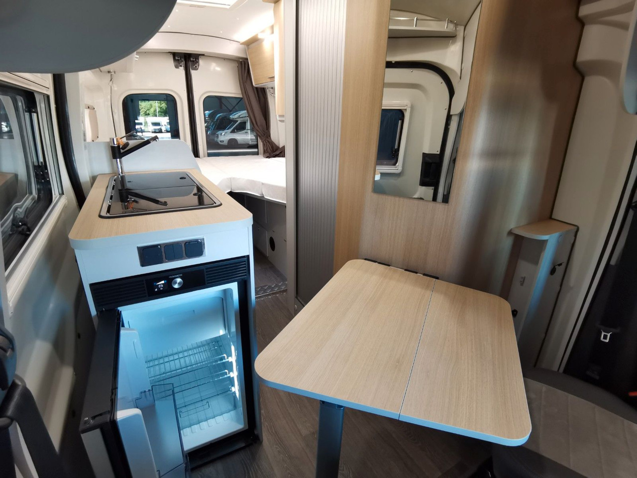 Camper van Karmann DEXTER 570 / 170PS-4x4 /SOLAR/ AHK/ EINZELBETTEN