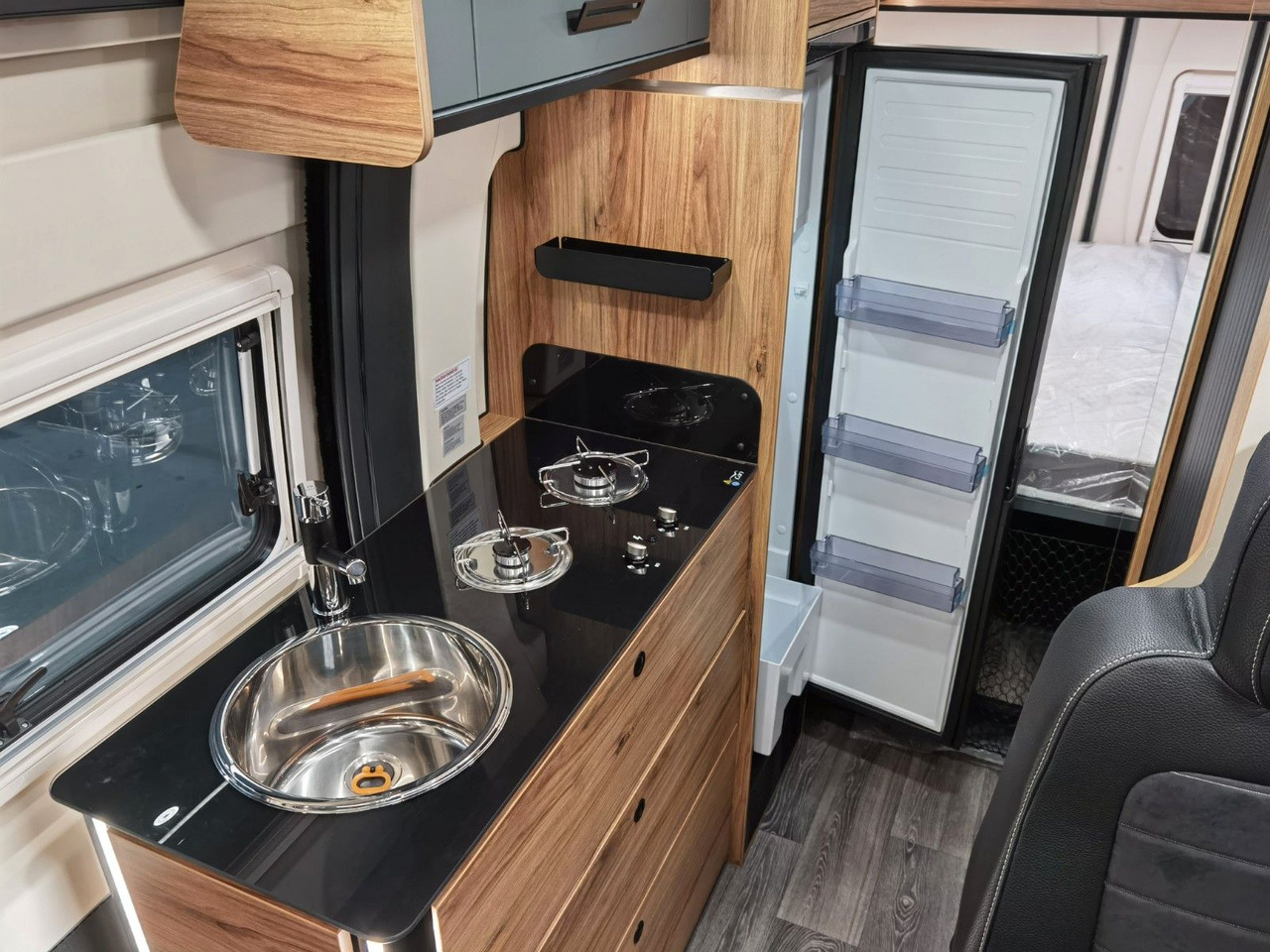 Camper van Karmann DEXTER 580 /- 2026 -/ SKY-ROOF & MULTIMEDIA