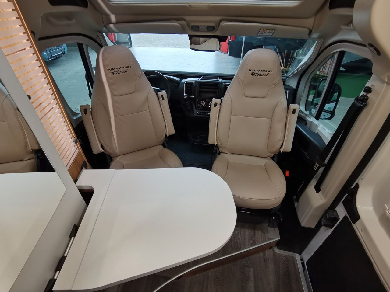 Camper van Karmann DEXTER 600 / -2026-/ EINZELBETTEN  & BAR-VERSION