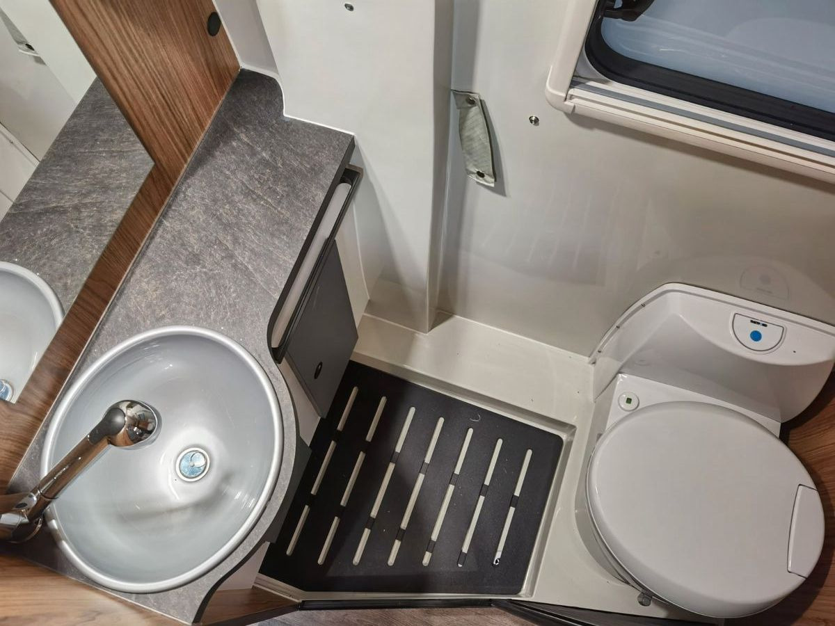 Camper van Karmann DEXTER 600 /- 2026-/ EINZELBETTEN & BAR VERSION