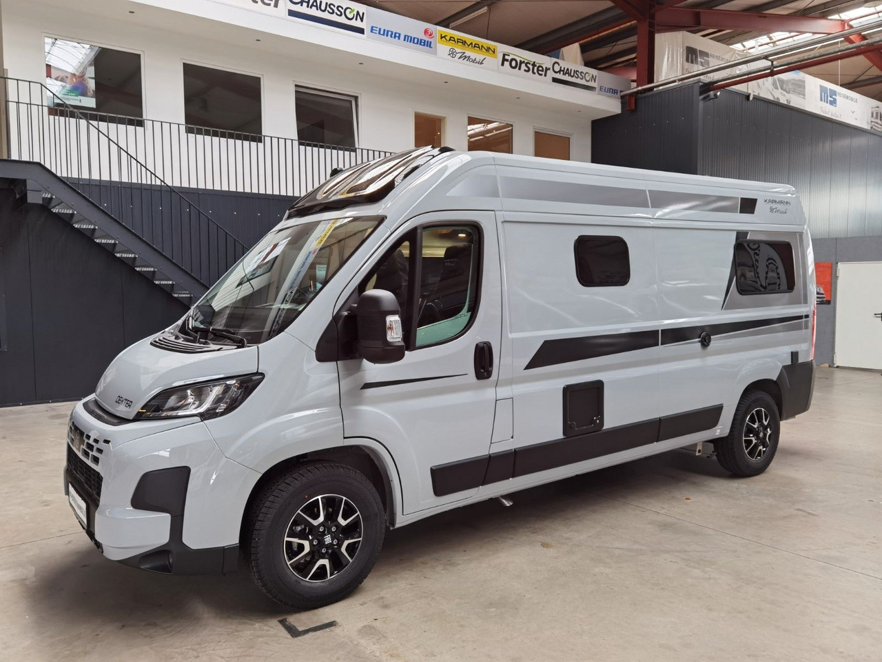 Camper van Karmann DEXTER 600 / -2026-/ EINZELBETTEN  &amp; BAR VERSION