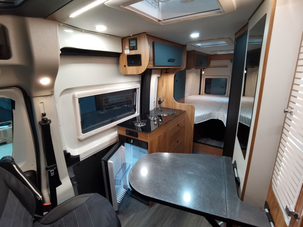 Camper van Karmann DEXTER 600 /- 2026-/ EINZELBETTEN & BAR VERSION