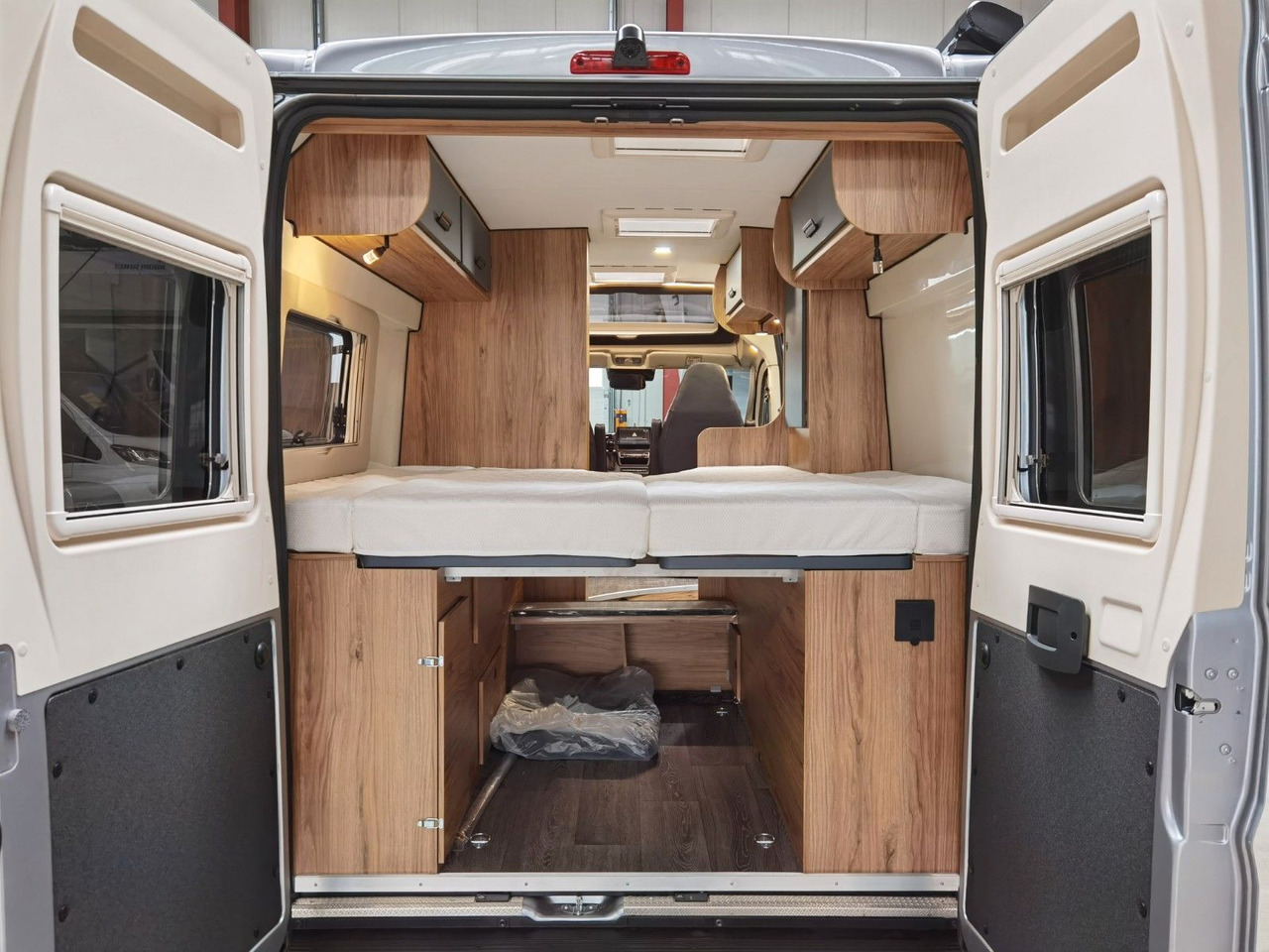 Camper van Karmann DEXTER 600 /- 2026-/ EINZELBETTEN & BAR VERSION