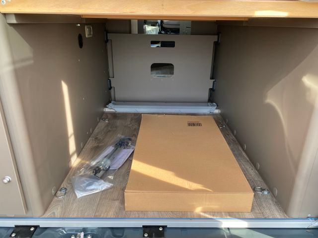 Camper van LMC INNOVAN 600 ,ASD, Aufstelldach,26 Modell,