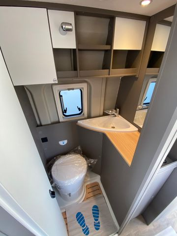 Camper van LMC INNOVAN 600 ,ASD, Aufstelldach,26 Modell,