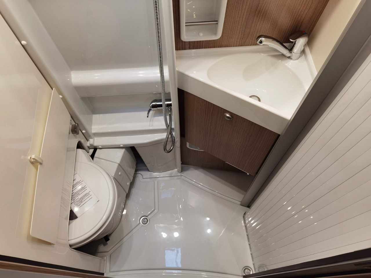 Camper van Malibu VAN COMFORT 640 LE / INFO.- PAKET / EINZELBETTEN